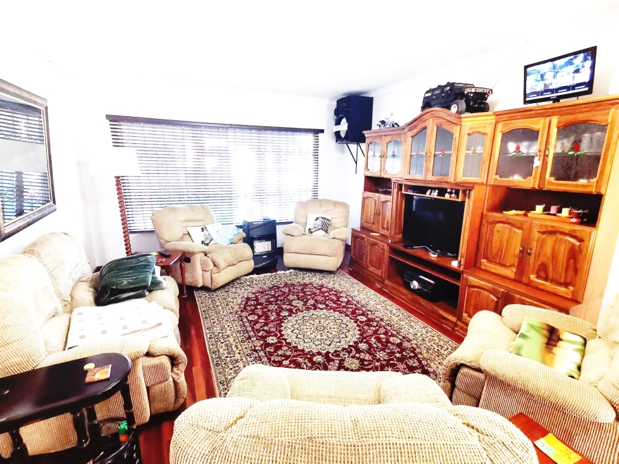 4 Bedroom Property for Sale in Vaalpark Free State